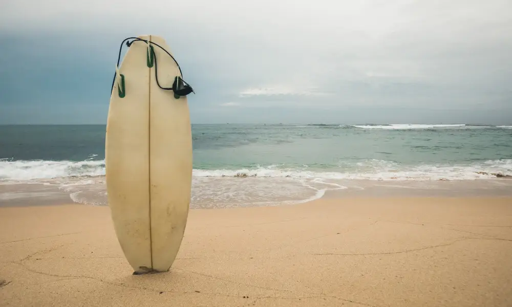 surfboard-on-beach